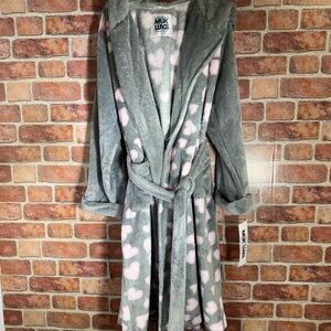 NWT Muk Luks Gray and Pink dimple plush Heart Robe sz L